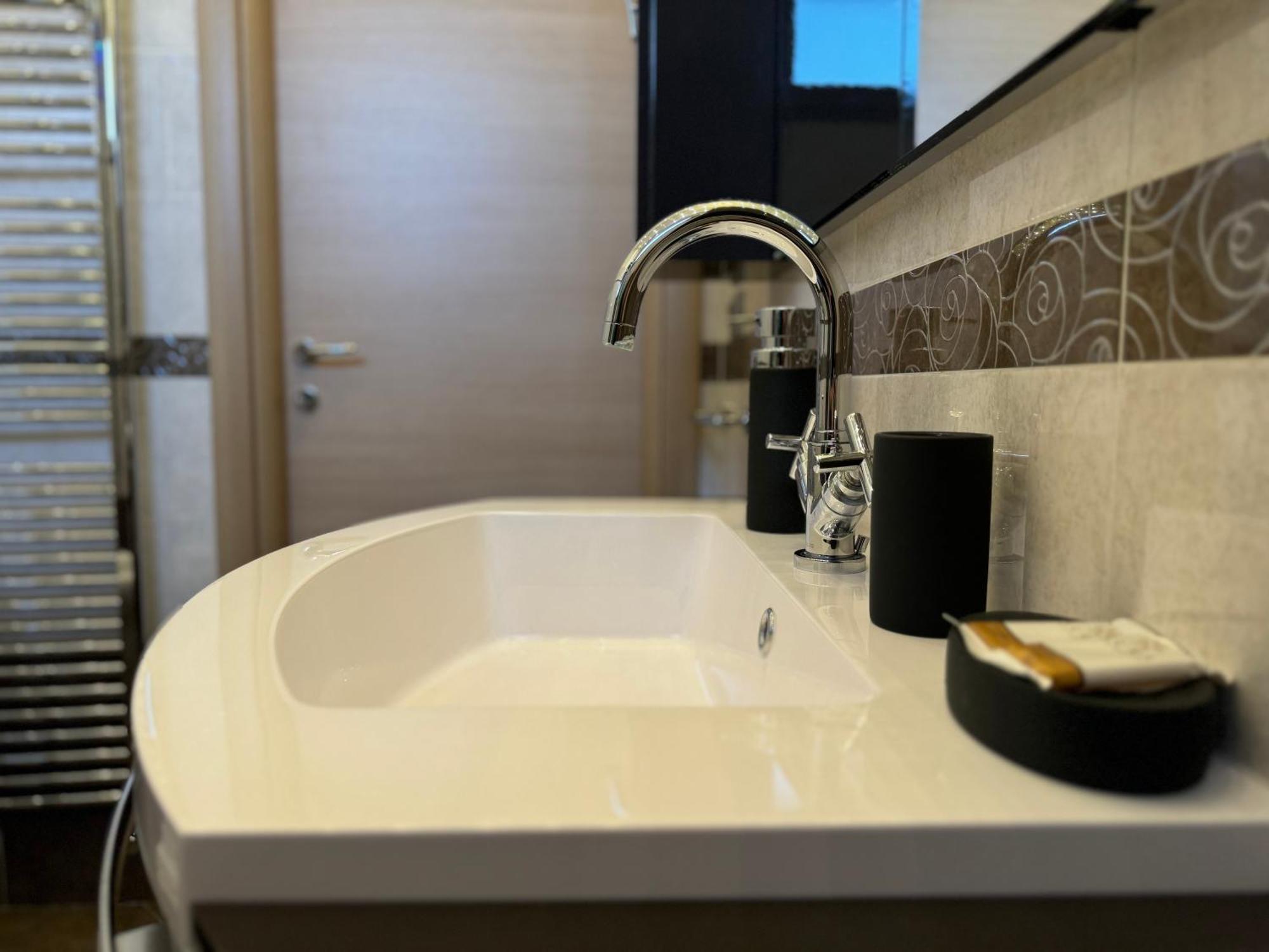 Family Stylish Apartment Норчія Екстер'єр фото