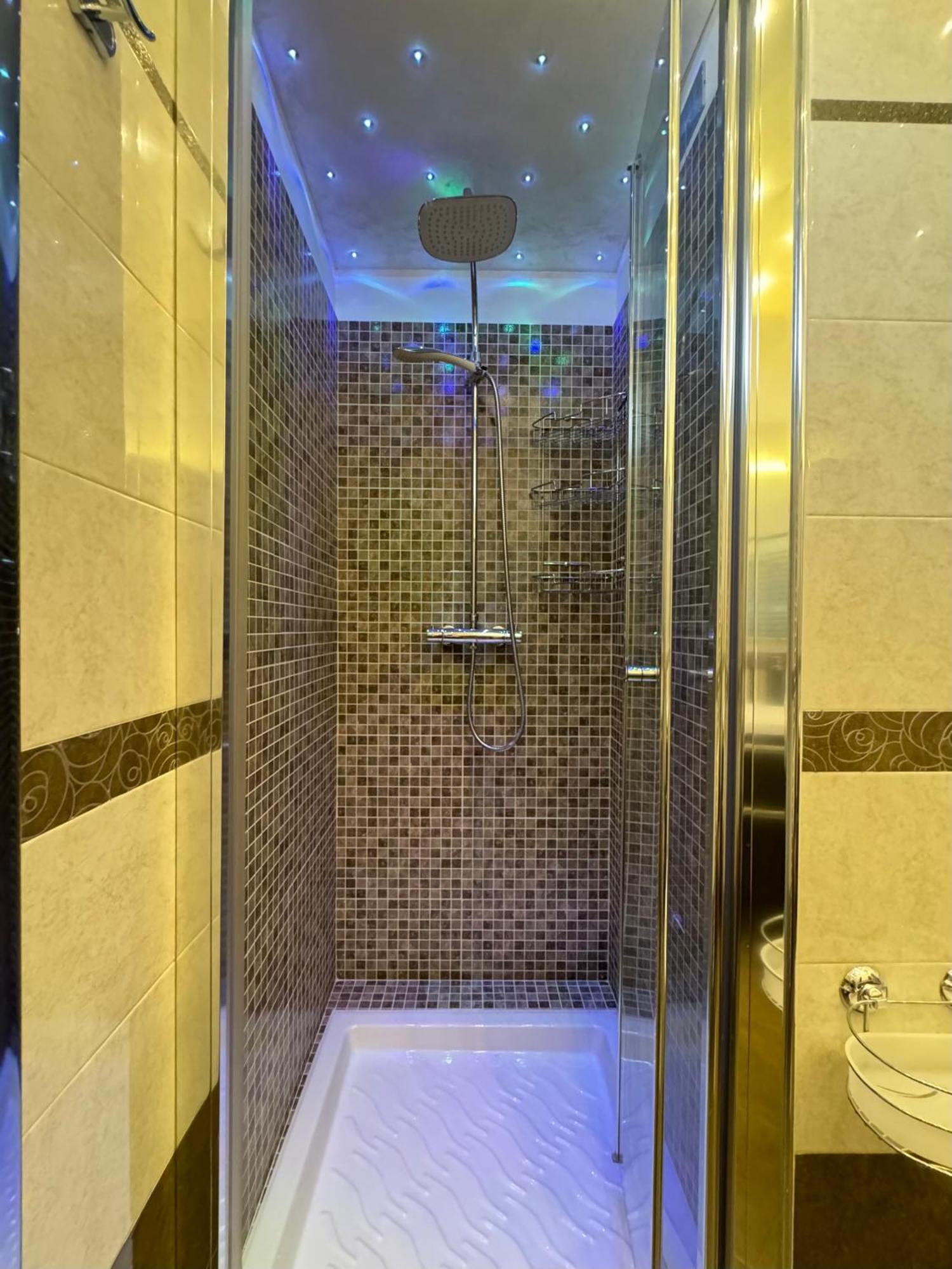 Family Stylish Apartment Норчія Екстер'єр фото
